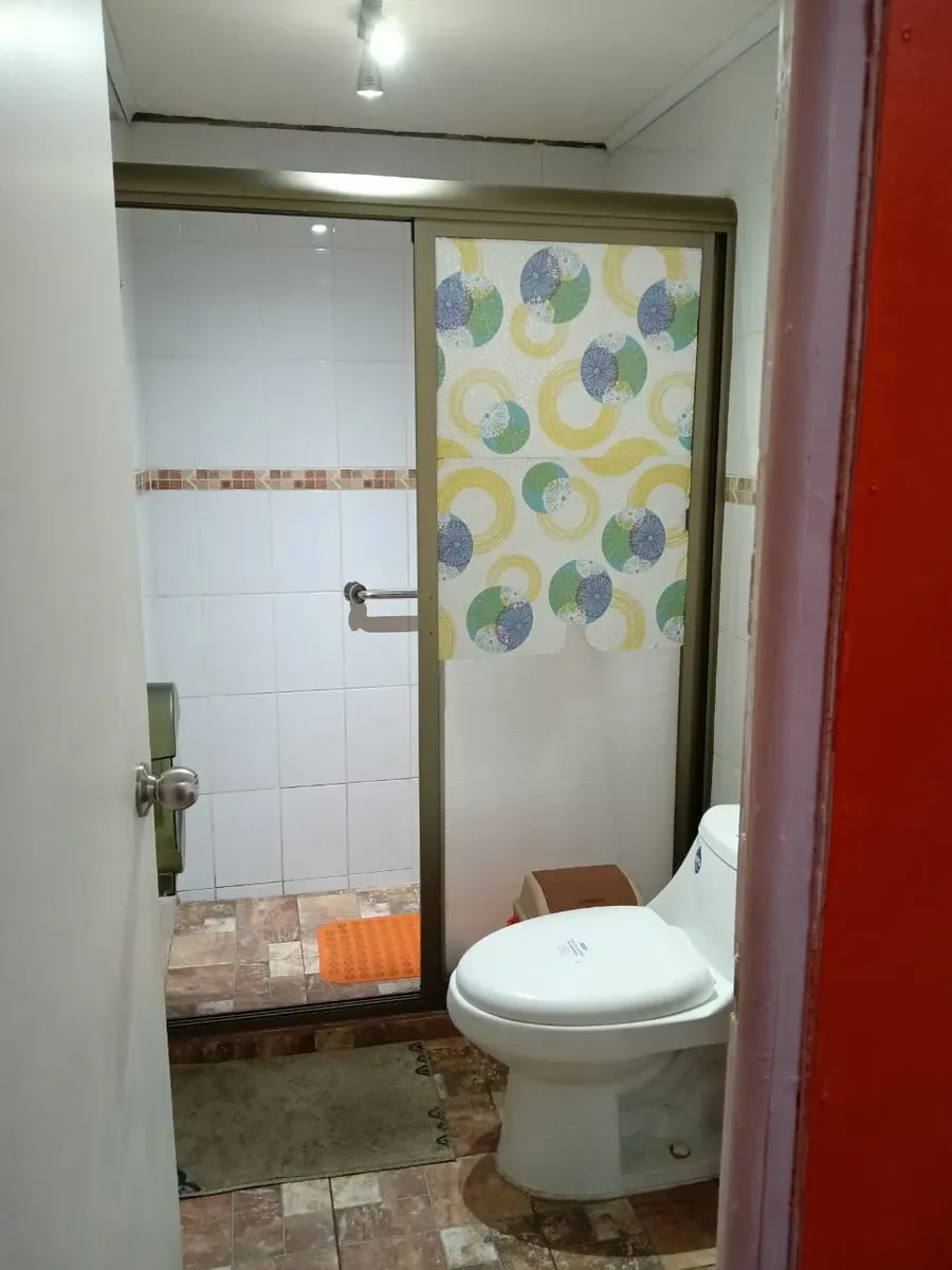 Imagen 3 de 15 de Amplia Casa De Segundo Piso Remodelada Entorno Tranquilo
