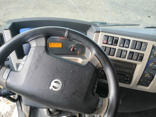 Imagem 6 de 12 de Volvo Vm 270 2013