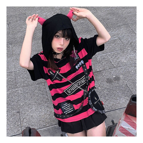 Camiseta De Estilo Emo Con Estampado De Rayas Góticas De Ver