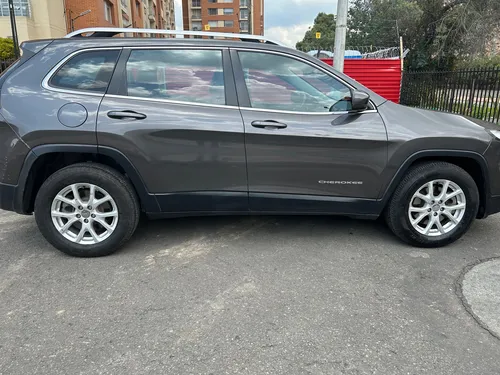 Jeep Cherokee 3.2 Longitude Plus