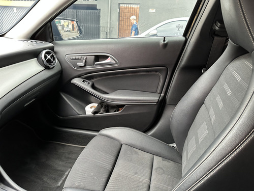 Mercedes-Benz Classe GLA 1.6 Advance Turbo Flex 5p
