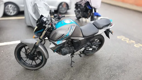 Yamaha Fzn 150 Cc Único Dueño - Color Gris Mate/azul