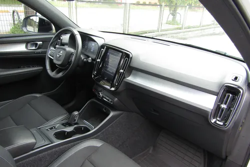 Volvo XC40 2.0 T4 Momentum