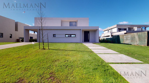 Venta Casa La Calesa Pilará, 4 Habitaciones