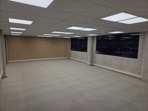 Arriendo Bodega Con Oficinas En Condominio Industrial