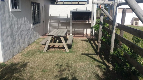 Imagen 6 de 9 de Punta Negra / Piriapolis - Linda Casa A Pasos Del Mar