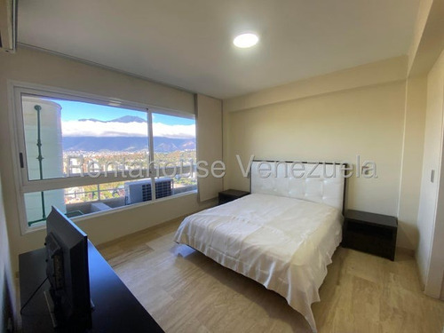 Acogedor Y Cómodo Apartamento En Alquiler. Urb. Lomas Del Sol.