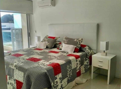 Imagen 2 de 14 de Apartamento En Punta Del Este Playa Brava