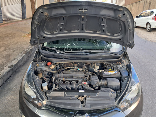 Hyundai HB20S 1.6 Comfort Plus Flex 4p