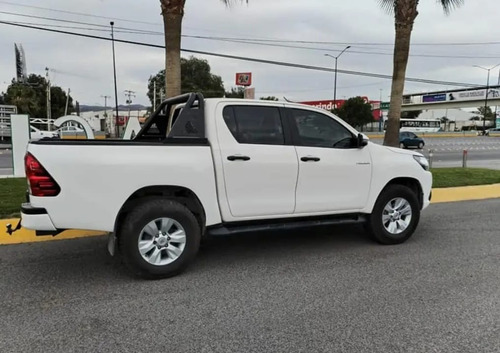 Toyota Hilux 2.7 Cabina Doble Sr Mt