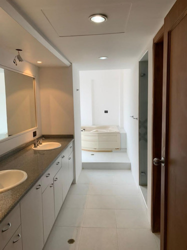 Imagen 6 de 14 de En Alquiler Apartamento En Valencia El Parral De 330m2