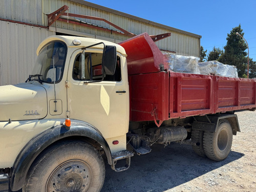Mercedes Benz 1114 - Volcador (baranda Volcable)