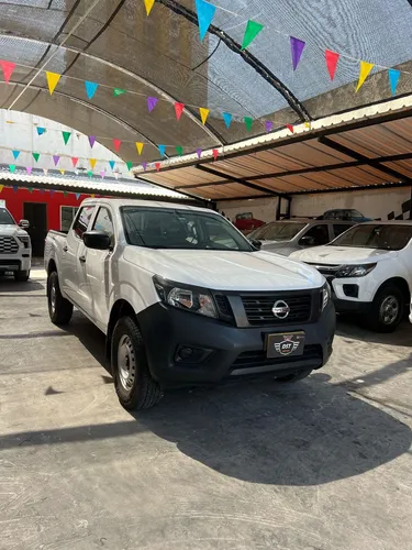 Nissan Frontier Sabanera gasolina 4x2