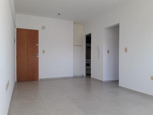 Imagen 2 de 8 de 59 E/13 Y 14 - 1 Dormitorio - Baum Propiedades