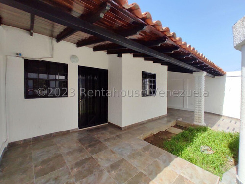 Jip 24-3693. Venta De Hermosa Casa, Ubicada En La Urbanización La Ciudadela, Cocina Empotrada Con Tope De Granito Concepto Abierto, 3hab Y 2 Baños.. Cagua Edo Aragua