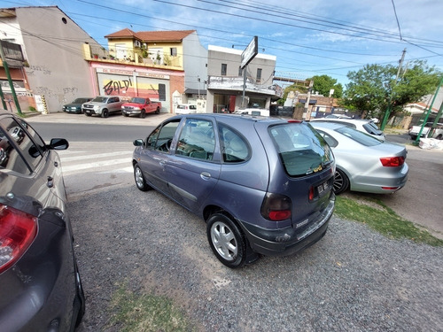 Imagen 5 de 11 de Renault Scénic 2000 2.0 Rxe