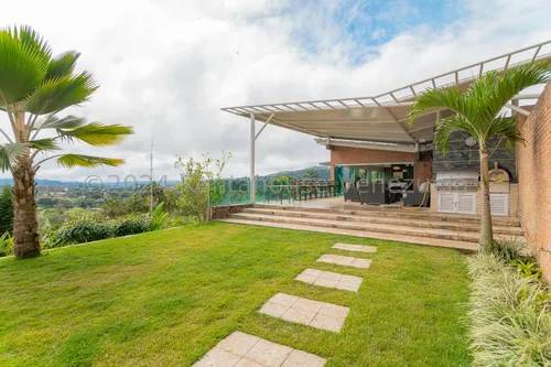 Casa En Venta La Lagunita Lp