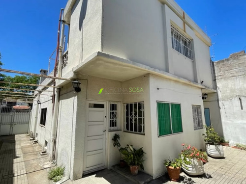 Hermosa Casa A Metros De La Avenida