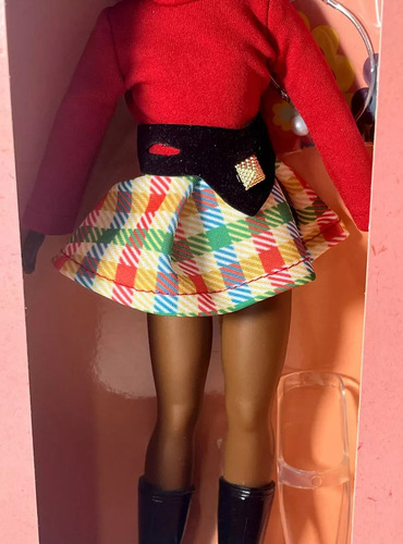 Edição Especial De Colecionador - Boneca Colecionável Menina Susi Morena Negra No Balanço Pista - Coleção Clássica - Relançamento Ano De 1974 - Estrela Brinquedos