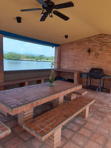 Imagen 4 de 11 de Casa Vacacional Higuerote