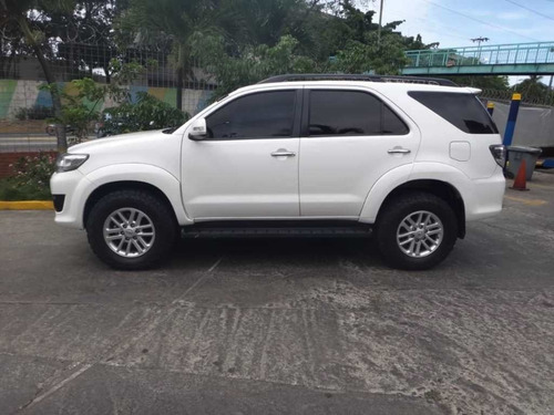 Imagen 5 de 10 de Toyota Fortuner Sr 7 Ptos Automatica 4x4