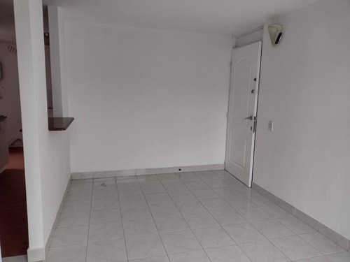 Apartamento En Arriendo Ubicado En Medellin Sector San Bernardo (24009).