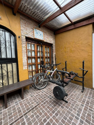Chalet Amplio En Excelente Zona