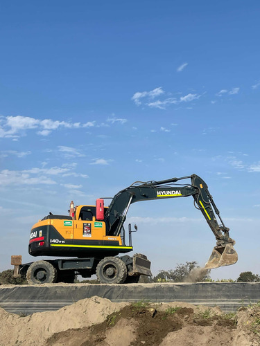Alquiler De Excavadora Sobre Ruedas