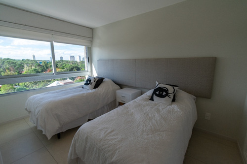 Imagen 13 de 24 de Venta Apartamento Tunquelen I, Playa Mansa Parada 7 , Punta Del Este, Vista Al Mar