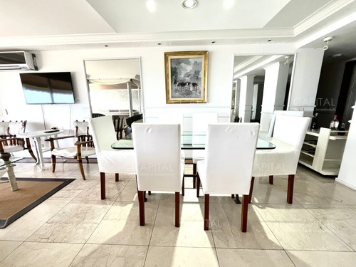Apartamento En Venta En Edificio Espigon Frente Al Puerto