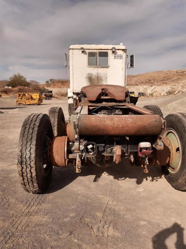Imagen 7 de 9 de Tractocamion Kenworth Am General
