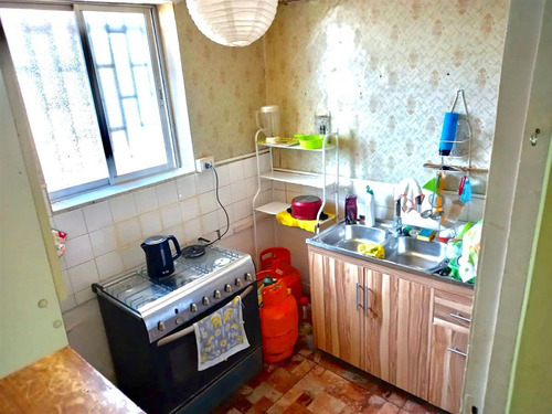 Casa En Venta De 3 Dorm. En La Cisterna