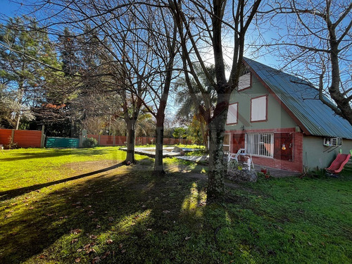 Casa Alpina 6 Dorm. Con Pileta Y Superficie De 1004 M2 En Venta - Calle Las Tropas E/ 52 Y 54, Barrio Parque - General Belgrano.