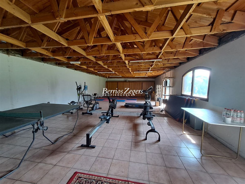 Casa En Venta, 4 Dormitorios 4 Baños, Sala De Estar La Reina