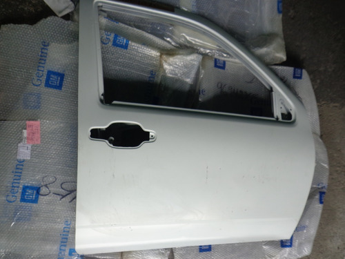 Puerta Delantera Derecha  Dmax Original Gm Año 2005--150vr