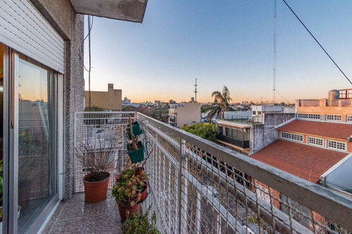 Imagen 1 de 26 de Venta Dpto 3 Amb C/balcon En Pompeya. Pura Luz!