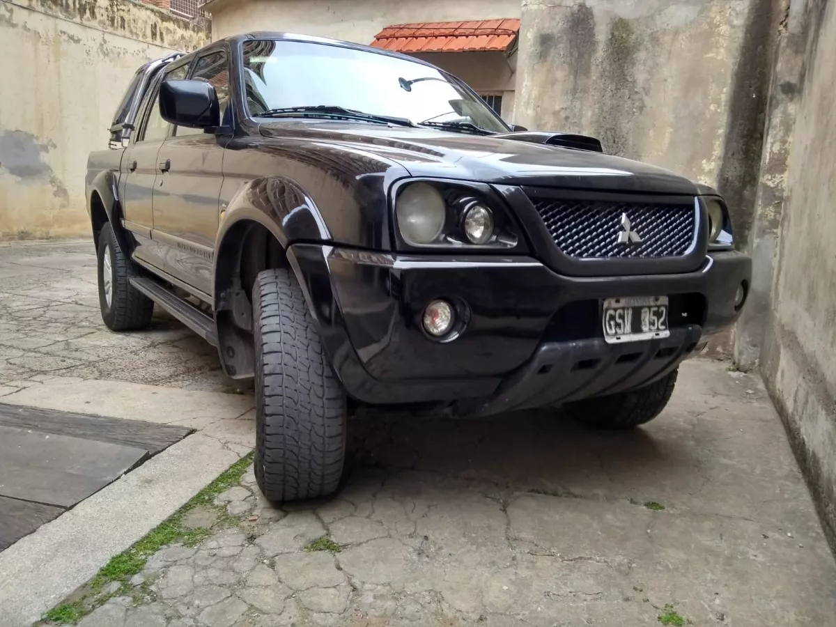 Mitsubishi L200 2.5 Sport Hpe Cab Doble 4x4