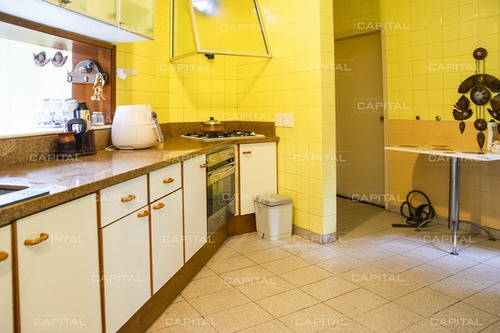 Casa En Venta Playa Mansa- Ref: 30567