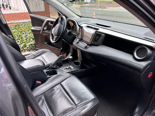 Toyota RAV4 2.0 Street At