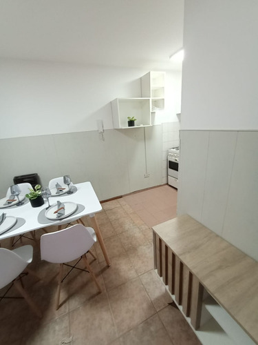 Departamento Con Balcón Frente, Rondeau Y Obispo Salguero