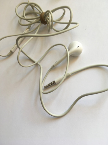 Audífonos Earpods Originales Apple Iphone Entrada 3.5 M. 4g Blanco (Usado)