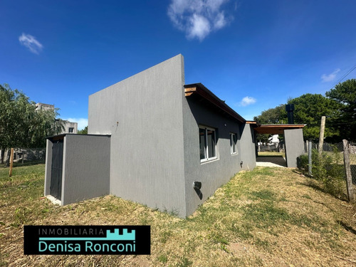 Moderna Casa A Estrenar Con Jardín Al Frente En Planta Baja