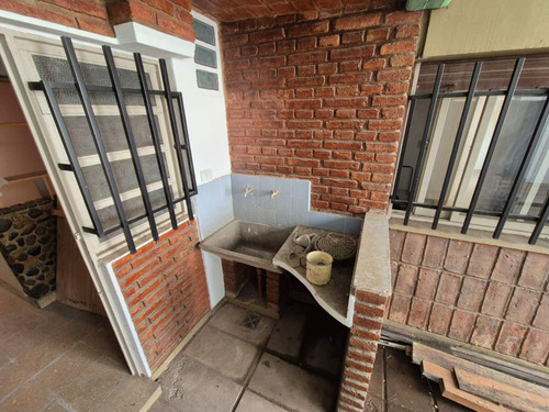 Casa En Venta Damian Garat 3025, Poeta Lugones, Córdoba, Argentina 4 Dormitorios