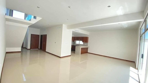 Imagen 2 de 19 de Casa En Venta En Residencial Valdivia