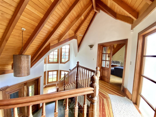 Casa En Venta De 6d En Condominio Los Cantaros. En Temuco