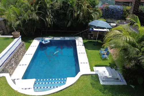 Casa En Esquina Con Acceso A Dos Calles, Alberca Y Vista Panorámica En Las Brisas, Temixco, Morelos