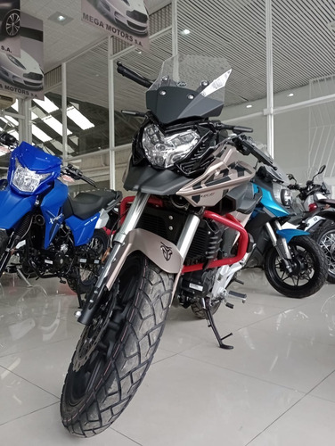 Imagen 5 de 16 de Touring Lifan Kp200t