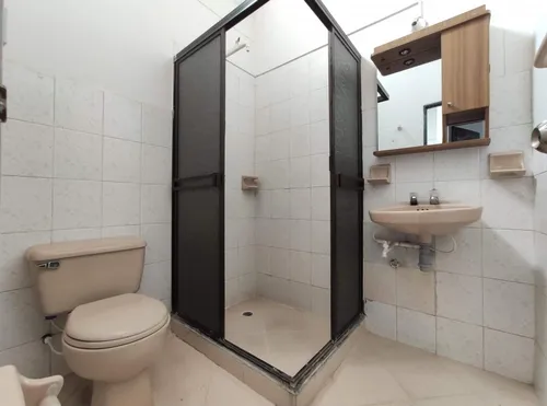Casa En Arriendo En Prados Del Norte. Cod A24944