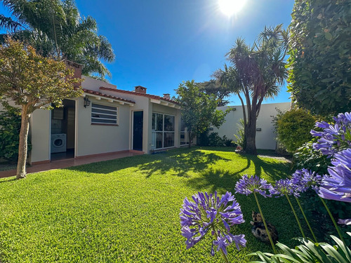 Casa En Venta En Banfield Oeste - Acepta Departamento En Parte De Pago!