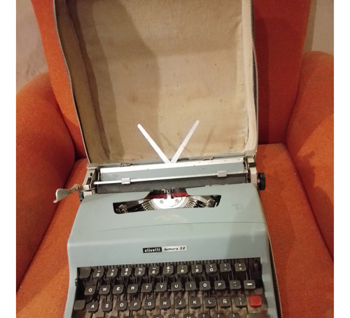 Máquina Escribir Portátil - Olivetti  Lettera 32